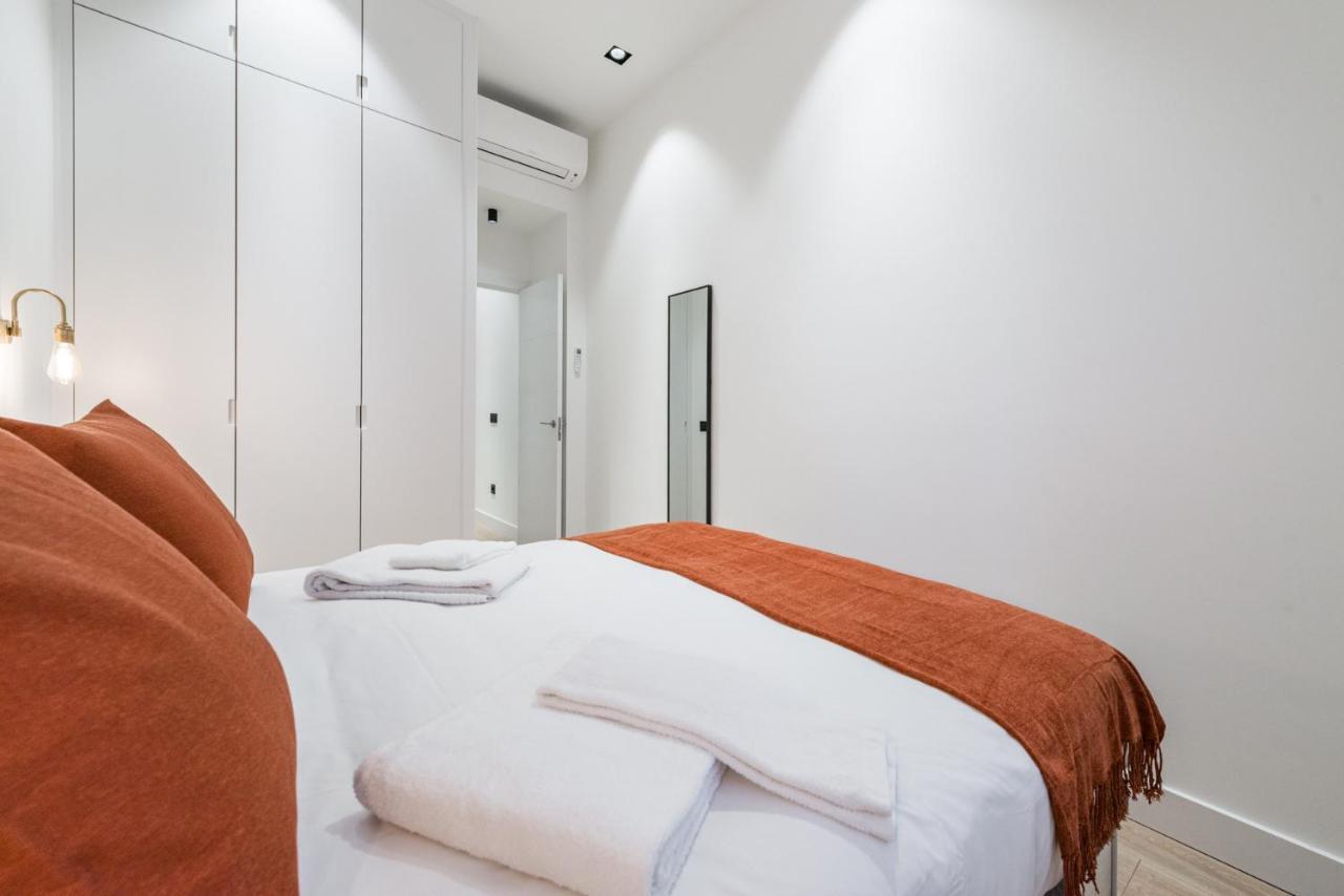 Apartament Jes B Close To Bernabeu Stadium Madrid Eksteriør billede
