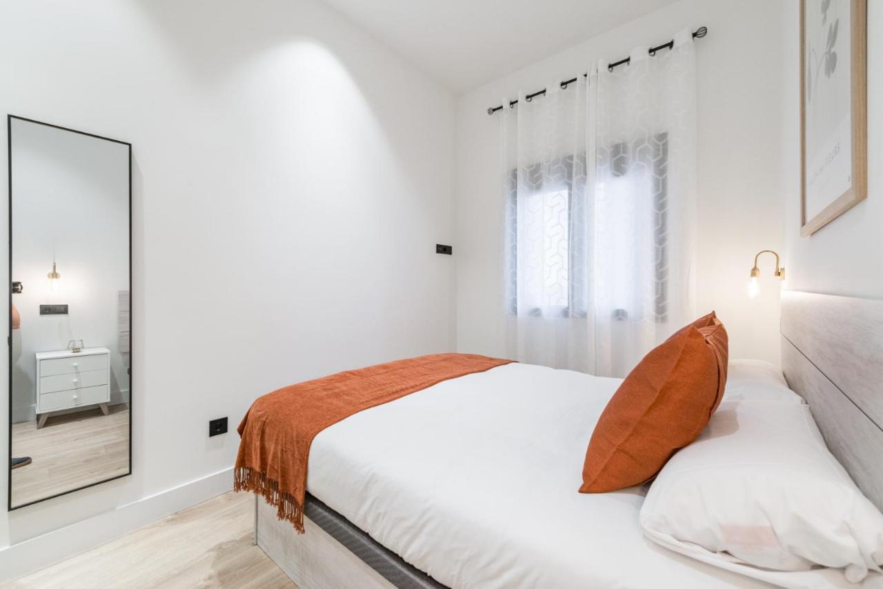 Apartament Jes B Close To Bernabeu Stadium Madrid Eksteriør billede